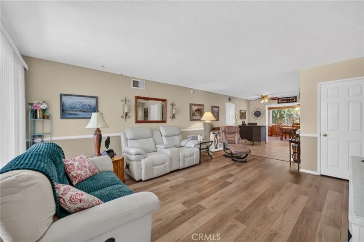 1400 W Mayberry, Hemet, California 92543