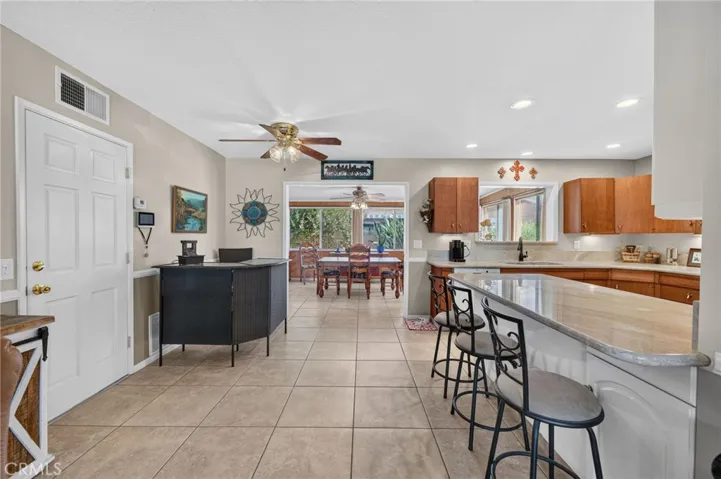 1400 W Mayberry, Hemet, California 92543