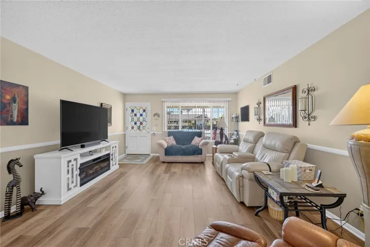 1400 W Mayberry, Hemet, California 92543