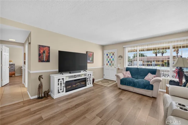 1400 W Mayberry, Hemet, California 92543