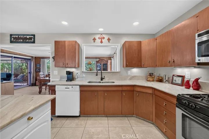 1400 W Mayberry, Hemet, California 92543