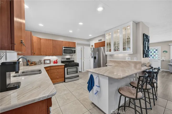 1400 W Mayberry, Hemet, California 92543