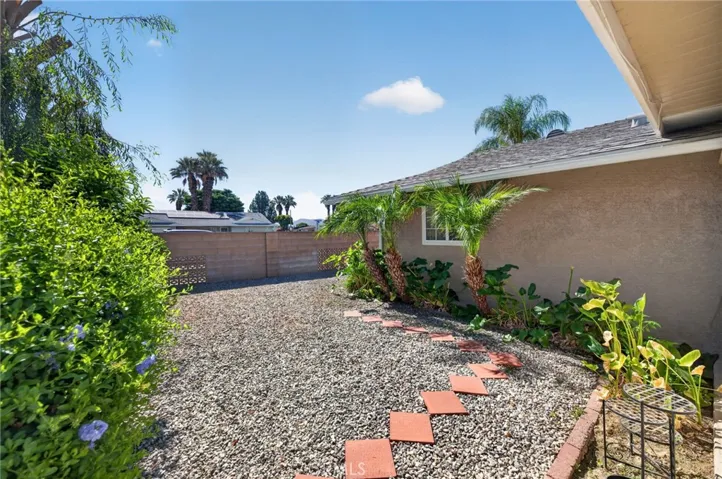 1400 W Mayberry, Hemet, California 92543