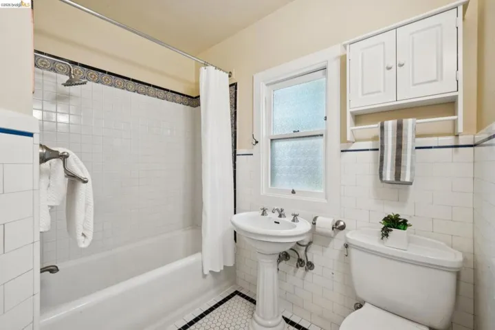 1635 Le Roy Ave 1, Berkeley, California 94709
