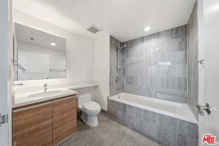 3785 Wilshire Boulevard 1607, Los Angeles, California 90010