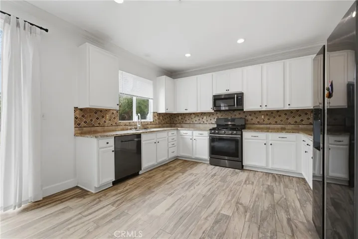 2180 Stonewood, Mentone, California 92359
