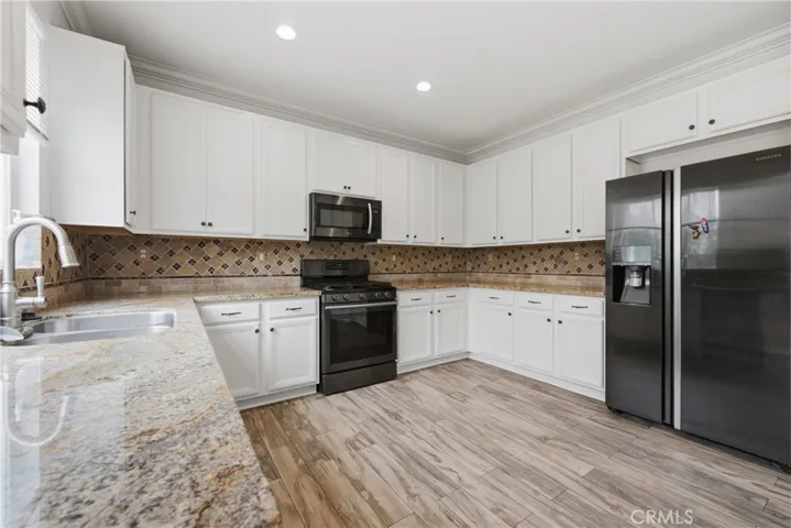 2180 Stonewood, Mentone, California 92359