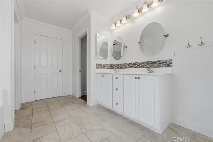 2180 Stonewood, Mentone, California 92359