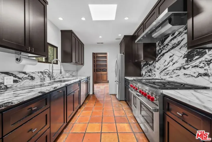 1017 S Gretna Green Way, Los Angeles, California 90049