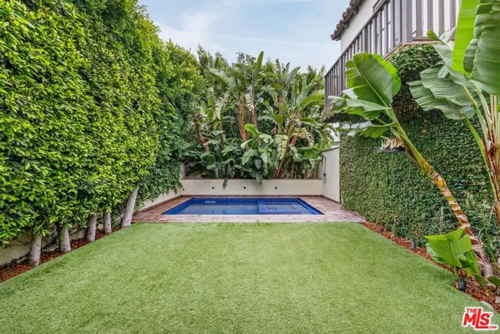 1017 S Gretna Green Way, Los Angeles, California 90049