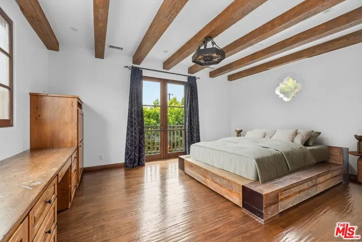 1017 S Gretna Green Way, Los Angeles, California 90049