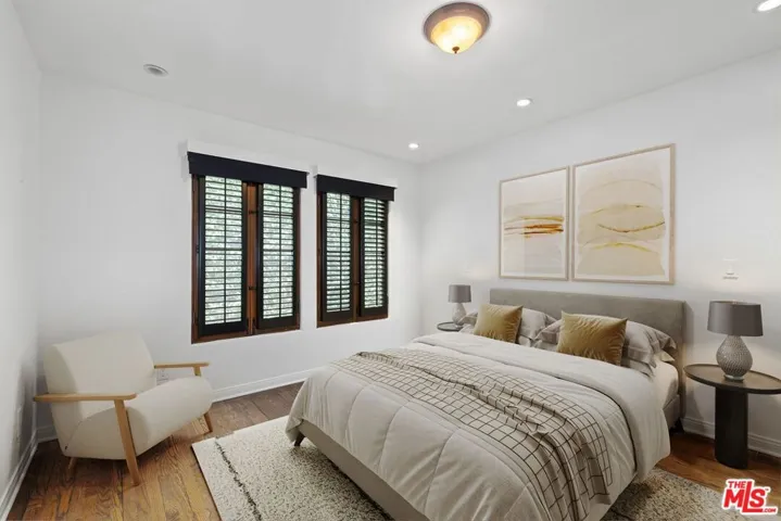 1017 S Gretna Green Way, Los Angeles, California 90049