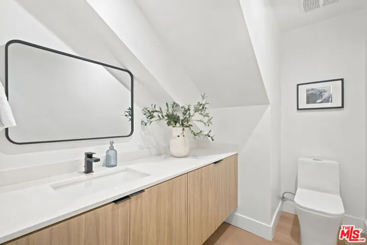 1159 N Formosa Avenue 5, West Hollywood, California 90046