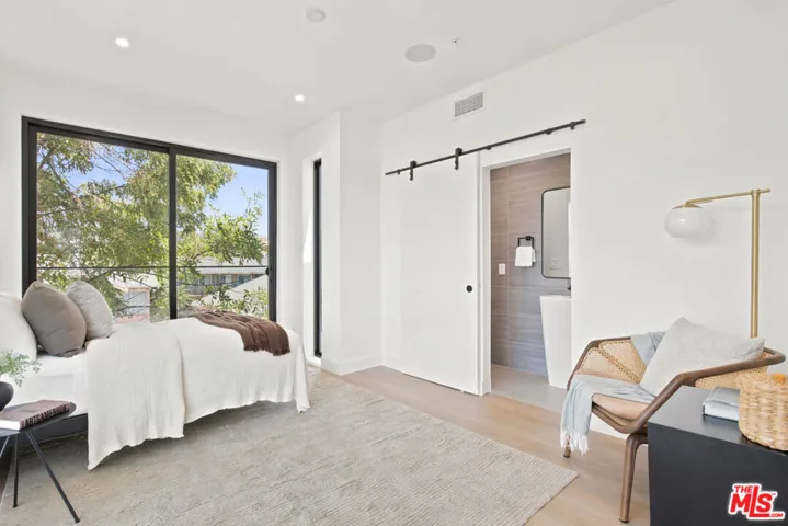 1159 N Formosa Avenue 5, West Hollywood, California 90046