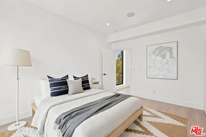 1159 N Formosa Avenue 5, West Hollywood, California 90046