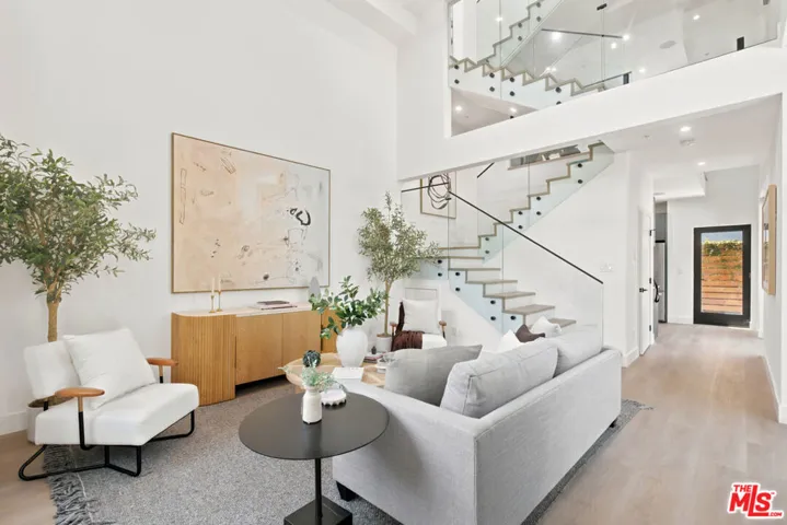 1159 N Formosa Avenue 5, West Hollywood, California 90046