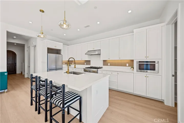 103 Eversedge, Irvine, California 92618
