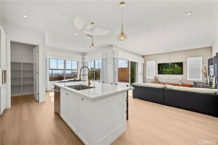 103 Eversedge, Irvine, California 92618