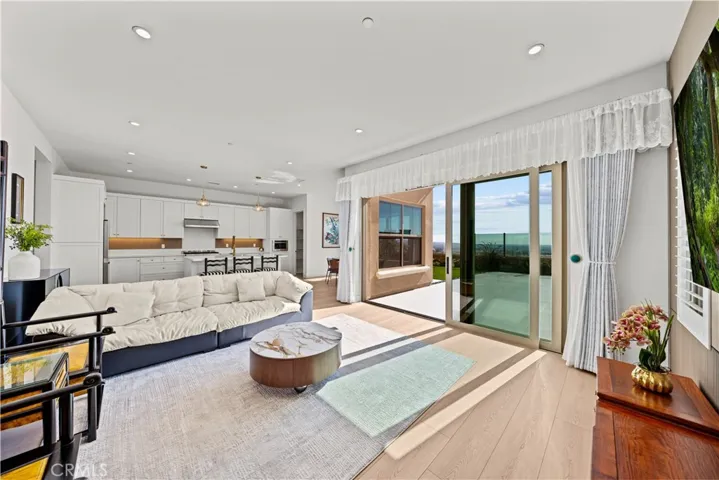 103 Eversedge, Irvine, California 92618