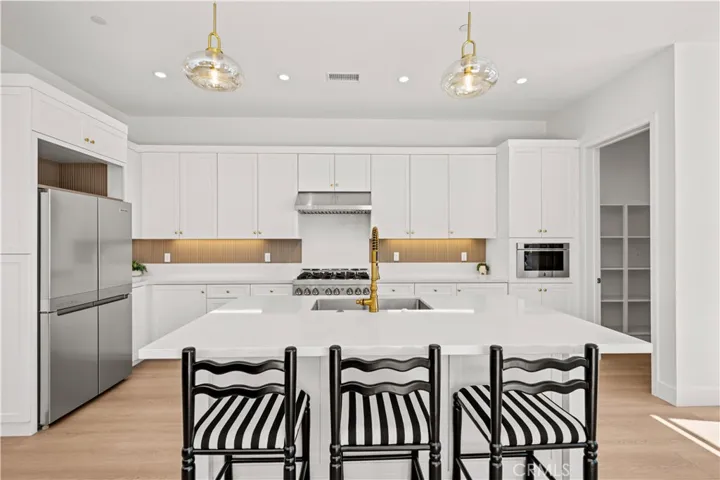 103 Eversedge, Irvine, California 92618