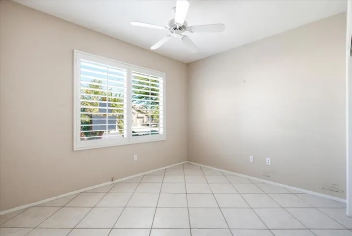 048-425853- bedroom 2