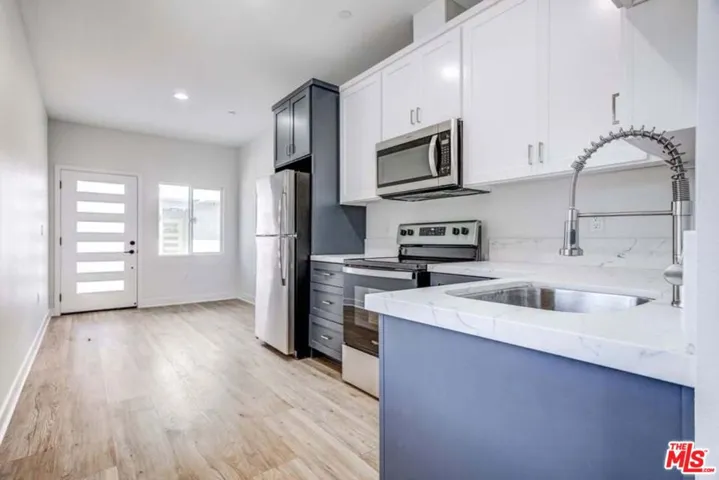 624 W 83rd Street 626 1/4, Los Angeles, California 90044