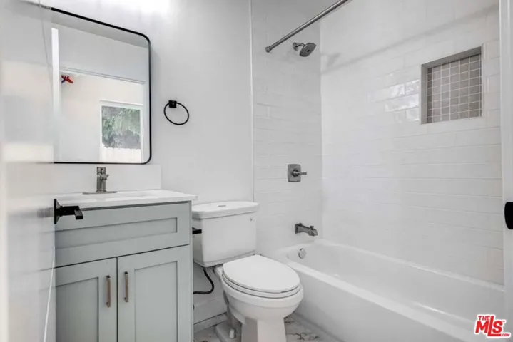 624 W 83rd Street 626 1/4, Los Angeles, California 90044