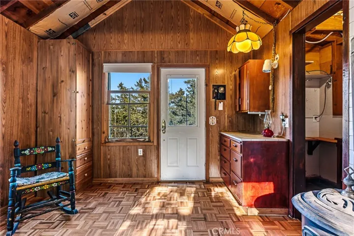 21747 Ridge Drive, Cedarpines Park, California 92322