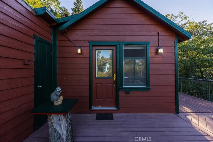 21747 Ridge Drive, Cedarpines Park, California 92322