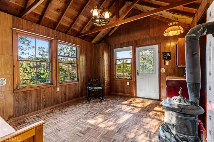 21747 Ridge Drive, Cedarpines Park, California 92322