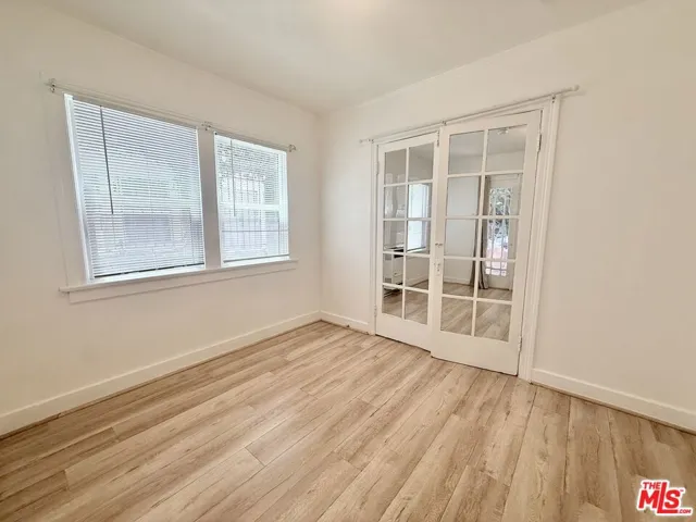 934 1/2 S Berendo Street, Los Angeles, California 90006