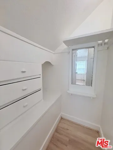934 1/2 S Berendo Street, Los Angeles, California 90006