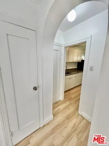 934 1/2 S Berendo Street, Los Angeles, California 90006