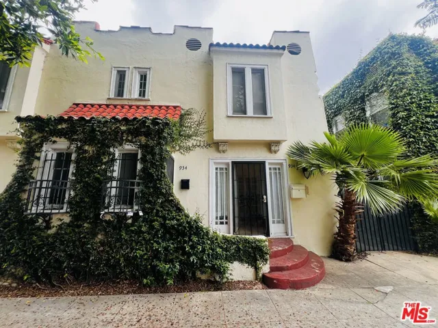 934 1/2 S Berendo Street, Los Angeles, California 90006