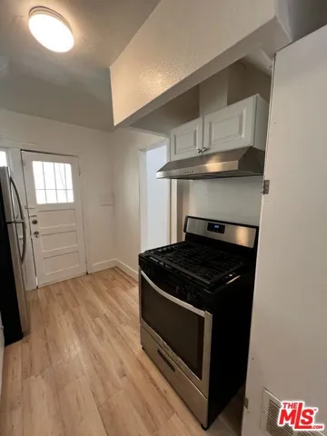 934 1/2 S Berendo Street, Los Angeles, California 90006