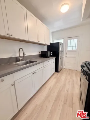 934 1/2 S Berendo Street, Los Angeles, California 90006
