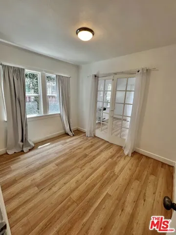 934 1/2 S Berendo Street, Los Angeles, California 90006