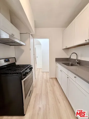 934 1/2 S Berendo Street, Los Angeles, California 90006