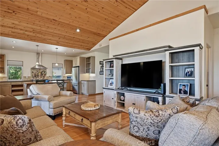 16542 Crescent Court, Hidden Valley Lake, California 95467