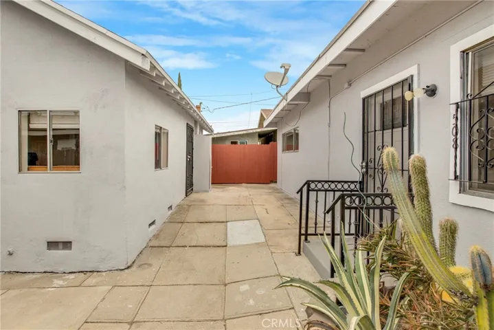 506 S Kern Avenue, Los Angeles, California 90022