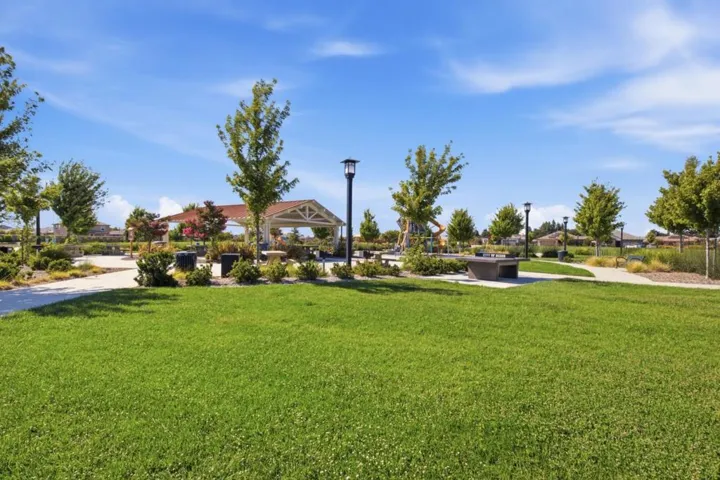 1225 Autumn Breeze Drive, Dixon, California 95620