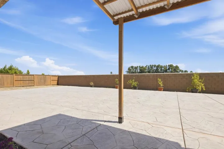 1225 Autumn Breeze Drive, Dixon, California 95620
