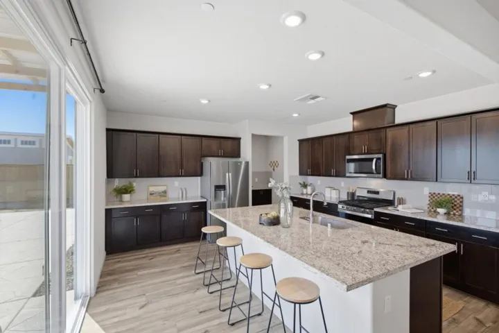 1225 Autumn Breeze Drive, Dixon, California 95620