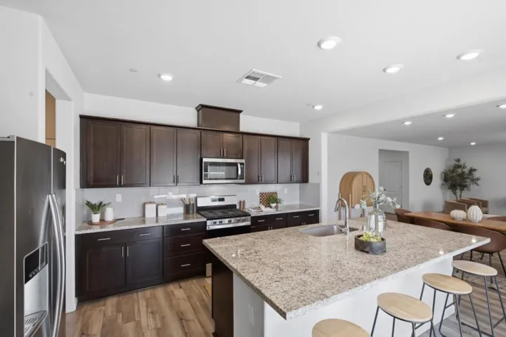 1225 Autumn Breeze Drive, Dixon, California 95620