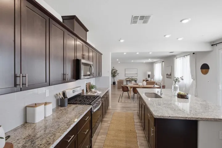 1225 Autumn Breeze Drive, Dixon, California 95620
