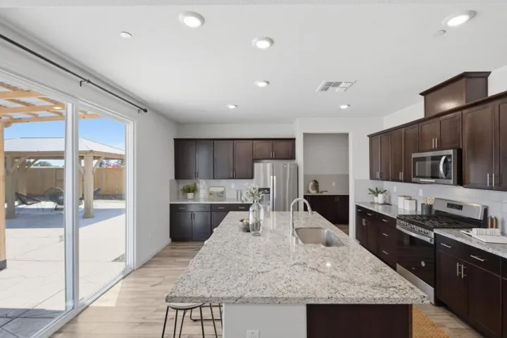 1225 Autumn Breeze Drive, Dixon, California 95620