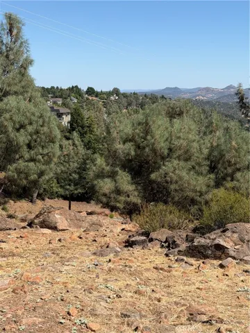 16547 Crescent Court, Hidden Valley Lake, California 95467