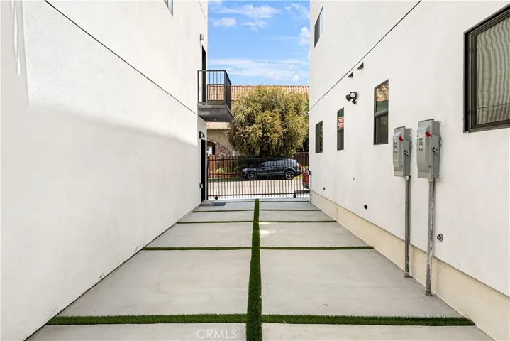 441 N Harvard Boulevard, Los Angeles, California 90004