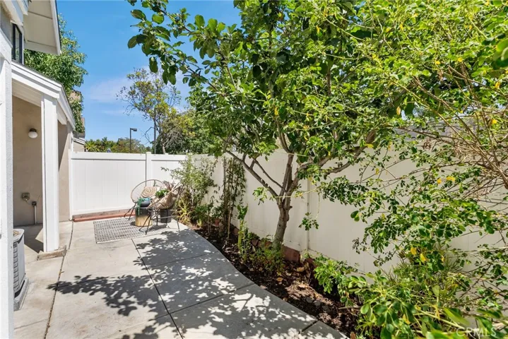 39 Tarocco, Irvine, California 92618