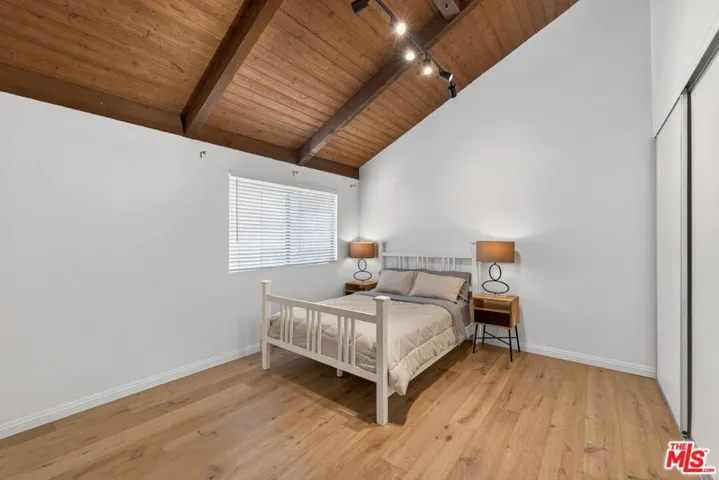 8611 Burton Way 4, Los Angeles, California 90048